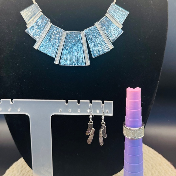 3 Piece Silver Necklace, Earrings, And Ring Set - Picture 7 of 8